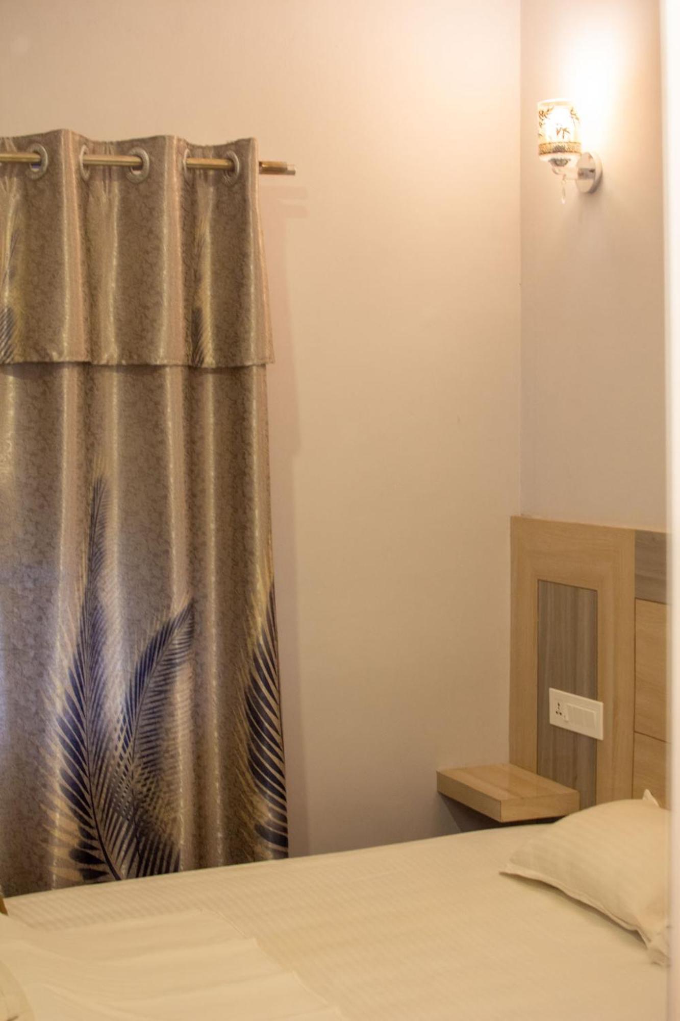 Galaxy Guest House Bhairāhawā 객실 사진